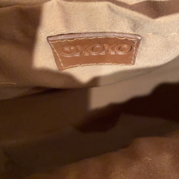 XOXO Cornsilk Straw Satchel with Brown Vinyl Trim - Picture 4 of 5